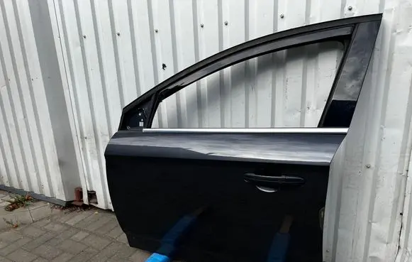 Ford Mondeo MK IV Front door