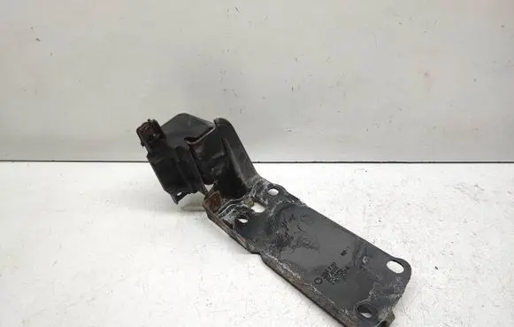 Radiator mount bracket
