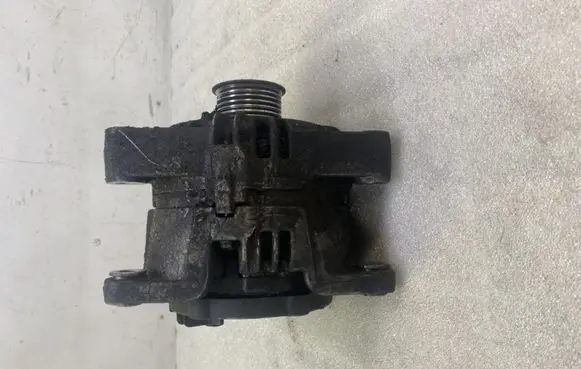 Opel Zafira A Generator/alternator 90561168 0124415005