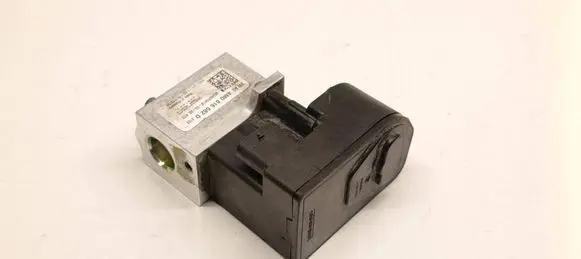 Volkswagen e-Golf Air conditioning (A/C) expansion valve 4M0816682D 031700010155 2A0F5N1B032