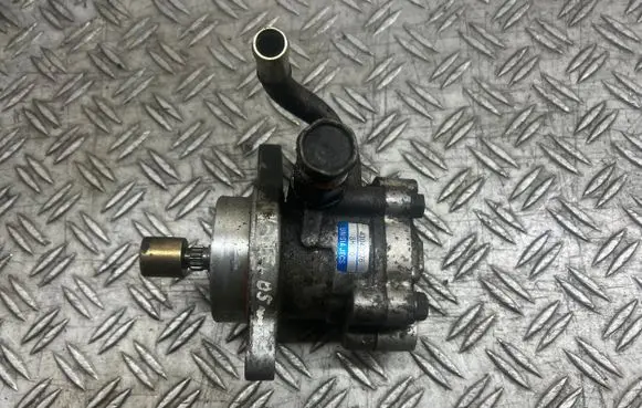 Nissan X-Trail T30 Power steering pump 8H800