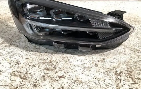 Ford Focus Headlight/headlamp