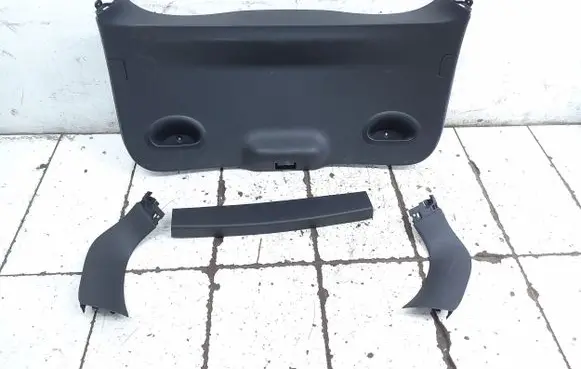 Renault Megane III Tailgate/boot lid cover trim 909020012R 909020011R 909040024R