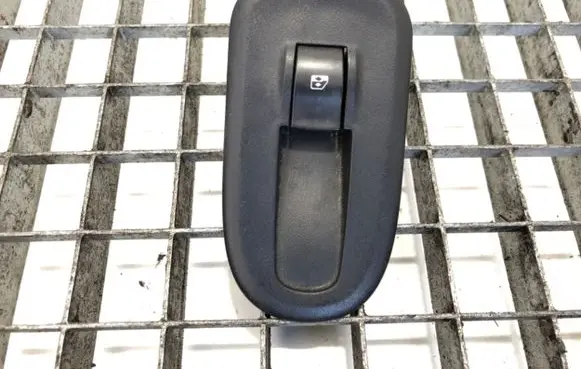 Renault Master III Electric window control switch 1748563