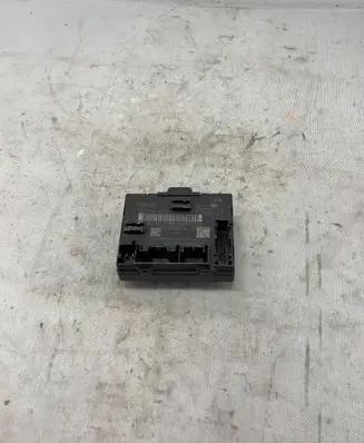Volkswagen Tiguan Door control unit/module 5Q0959592E