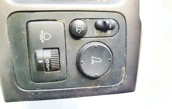 Honda CR-V Wing mirror switch m33212