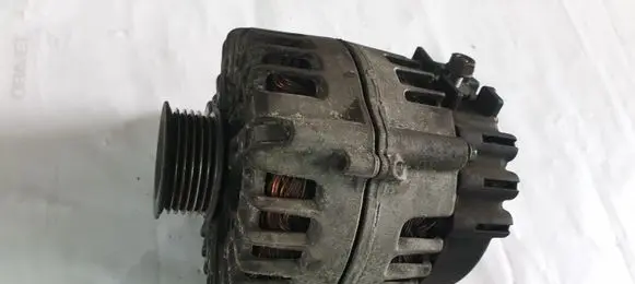 BMW 1 E81 E87 Generator/alternator 7802261