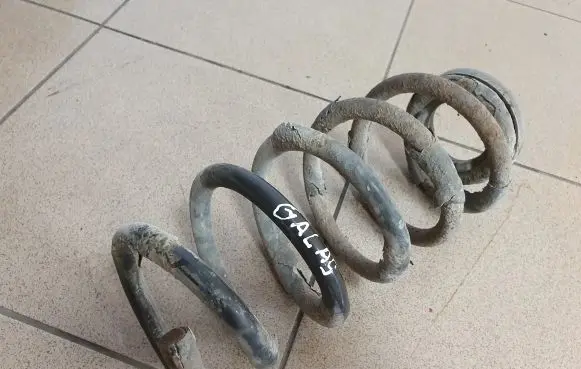 Toyota Avensis T270 Rear coil spring