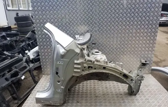 Opel Ampera Front quarter panel 