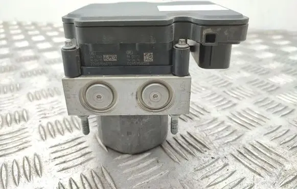 Mercedes-Benz A W176 ABS Pump A0094316412 A0004316412