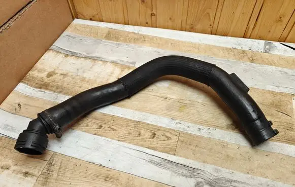 Intercooler hose/pipe