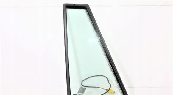 BMW 5 E34 Sliding door window/glass 8120345