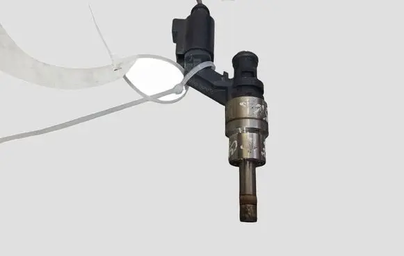 Volkswagen Jetta V Fuel injector 03C906036A 0261500016