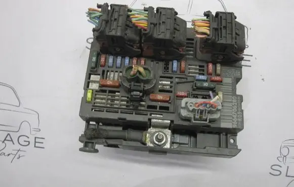 Citroen Berlingo Fuse module 9664706280 S10074225