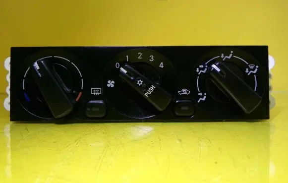 Mitsubishi Space Star Climate control unit MR262492