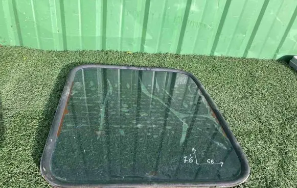 Fiat Ducato Loading door trunk window/glass 1300918080