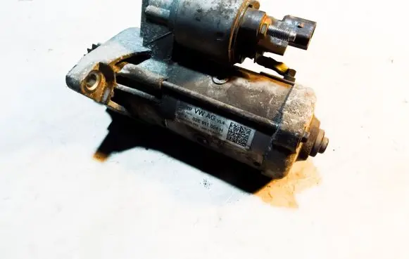 Volkswagen PASSAT B7 Starter motor 02E911024H