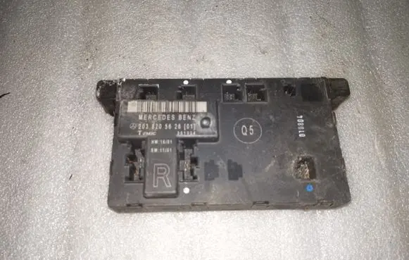 Mercedes-Benz C W203 Door control unit/module 2038205626
