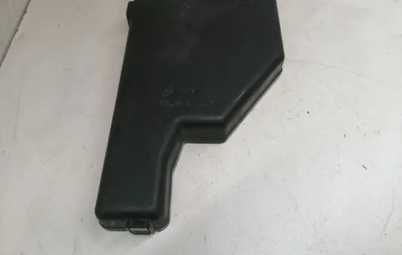Toyota Prius (XW20) Fuse box cover 8644YA1