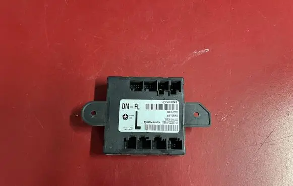 Chrysler Town & Country V Door control unit/module 05026861AE