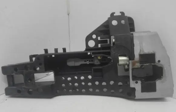 Rear door exterior handle/bracket