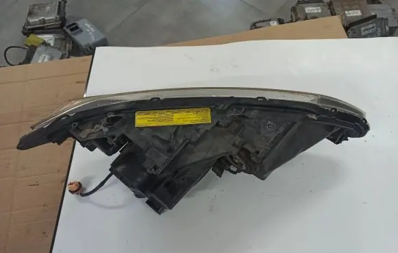 Mitsubishi Outlander Headlight/headlamp