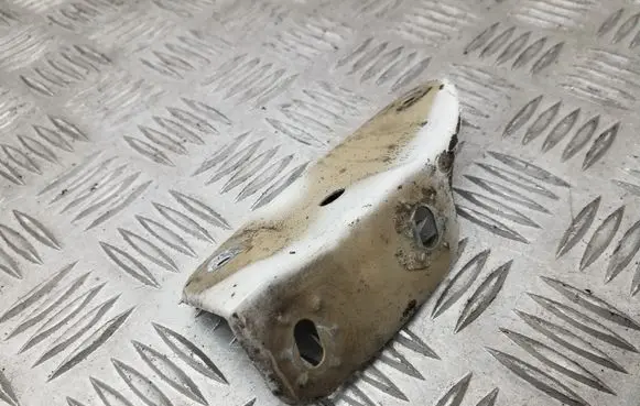Skoda Octavia Mk2 (1Z) Fender mounting bracket 1Z0821141A