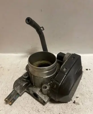 Volkswagen New Beetle Throttle valve 06B133062D