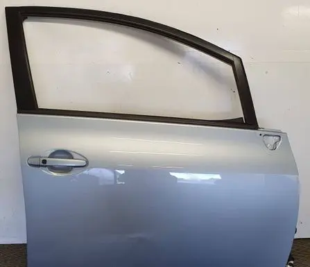 Toyota Auris 150 Front door 6700102260