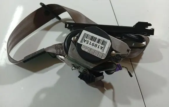 Audi A6 S6 C6 4F Front seatbelt 560788501
