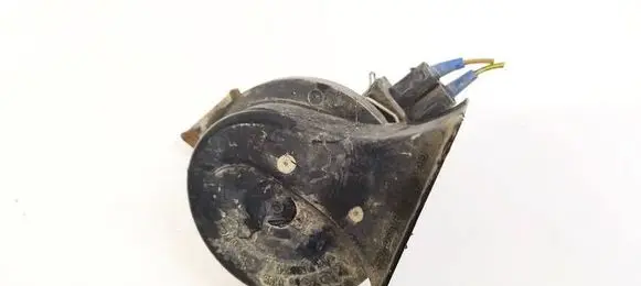 Volkswagen Golf IV Horn signal E20092018 03755020