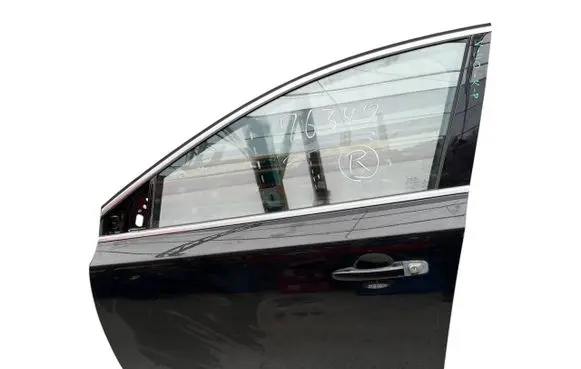 Volvo V40 Front door