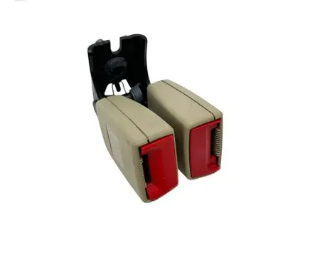 Ford Fusion II Middle seatbelt buckle (rear) 