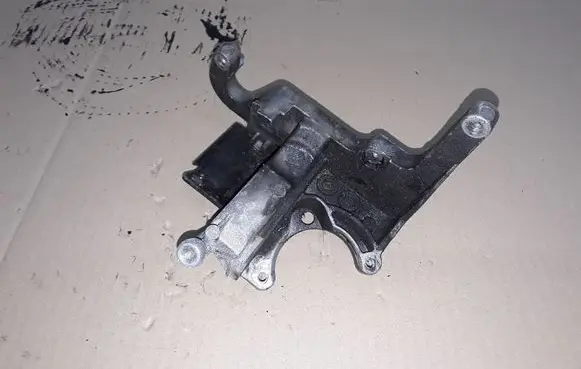 Volvo S60 Engine mounting bracket AV6Q9B470BB