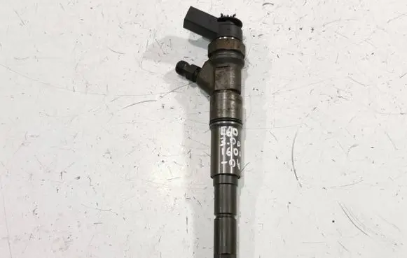 BMW 5 E60 E61 Fuel injector 0445110212 7794652