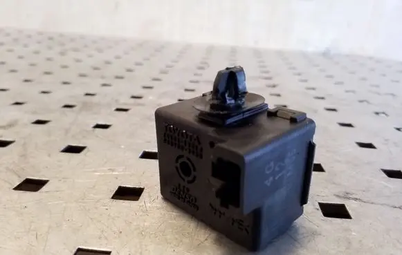 Toyota RAV 4 (XA20) Sensor 8665248010 0689003980