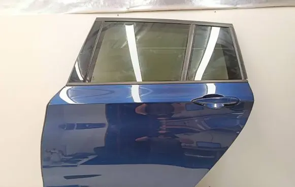 BMW 2 F46 Rear door
