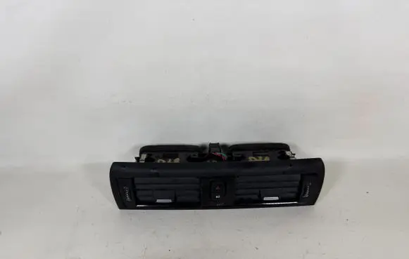 BMW 1 F20 F21 Dash center air vent grill