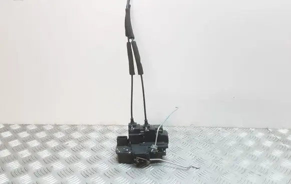 Chevrolet Captiva Front door lock 070621