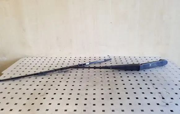 Subaru XV Front wiper blade arm