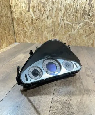 Mercedes-Benz E W211 Speedometer (instrument cluster)