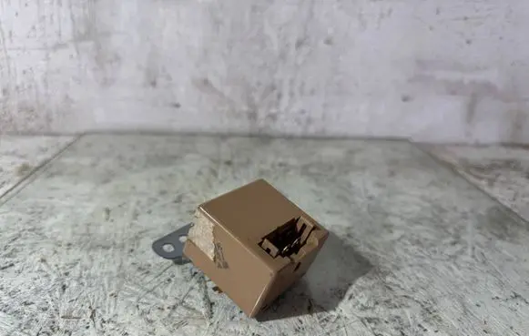 Mitsubishi Pajero Sport I Oil pressure relay 0849000890 6966920