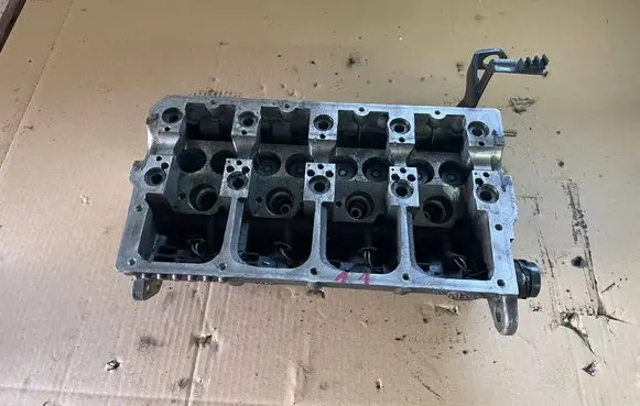 Volkswagen Golf IV Engine head 038103373R