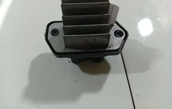 Heater blower motor/fan resistor