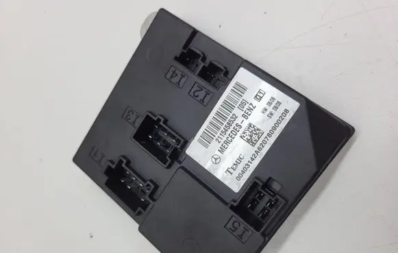 Mercedes-Benz E W211 Comfort/convenience module 2115458532
