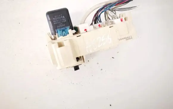 Nissan Qashqai Other relay 9098704002 90987-04002