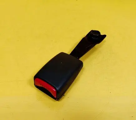 Mitsubishi Space Wagon Front seatbelt buckle 