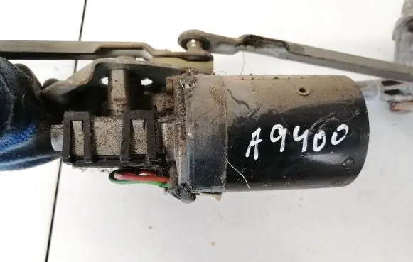 Volkswagen Golf IV Wiper motor