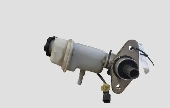 KIA Sorento Master brake cylinder 261963