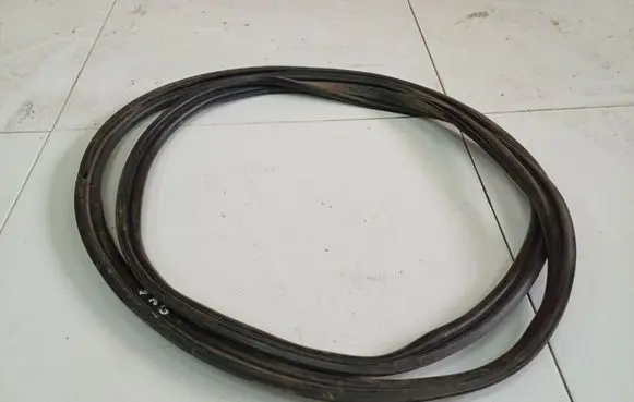 Seat Leon (1P) Trunk rubber seal (body) 